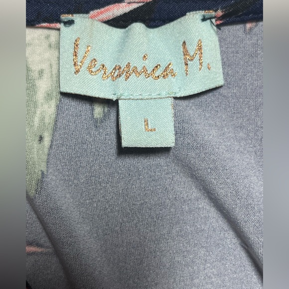 Veronica M Blue Floral Shorts Romper w/ Tie String V-neck Women’s Size Large - Picture 4 of 7